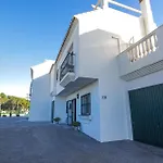Townhouse With Rooftop Terrace 別荘 *