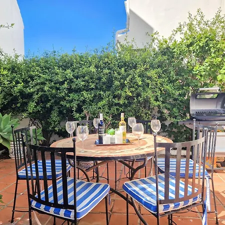 Townhouse With Rooftop Terrace 別荘